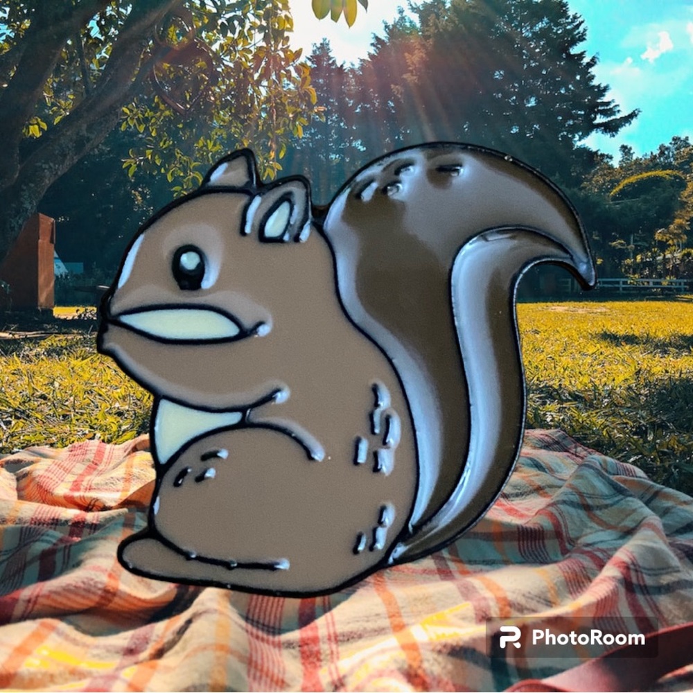 Squirrel enamel pin